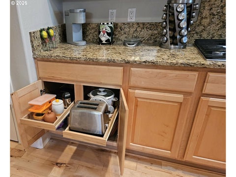 Tiny photo for 70 Magnolia Dr, Creswell, OR 97426 (MLS # 288140427)