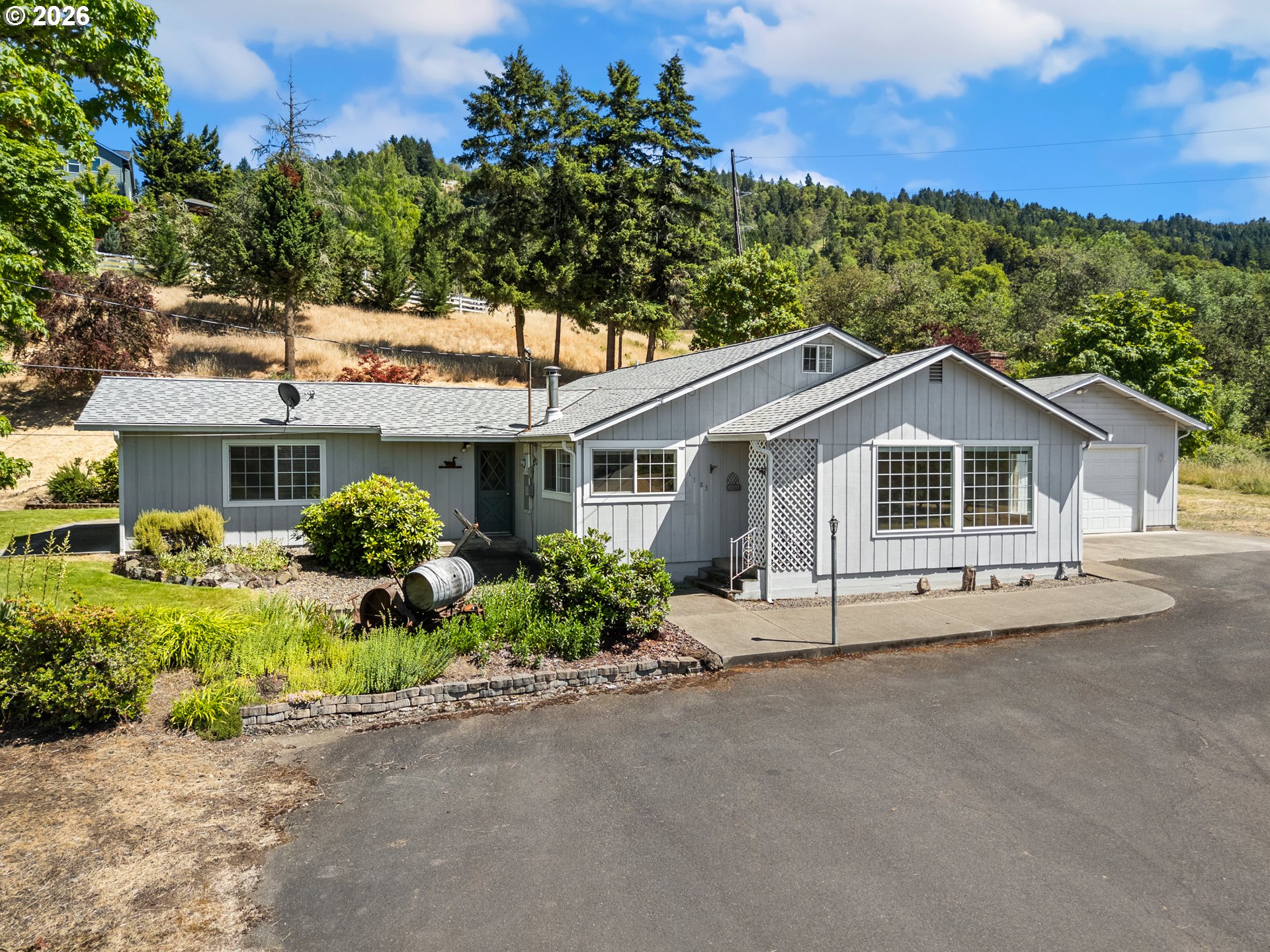 1183 W LOOKINGGLASS RD