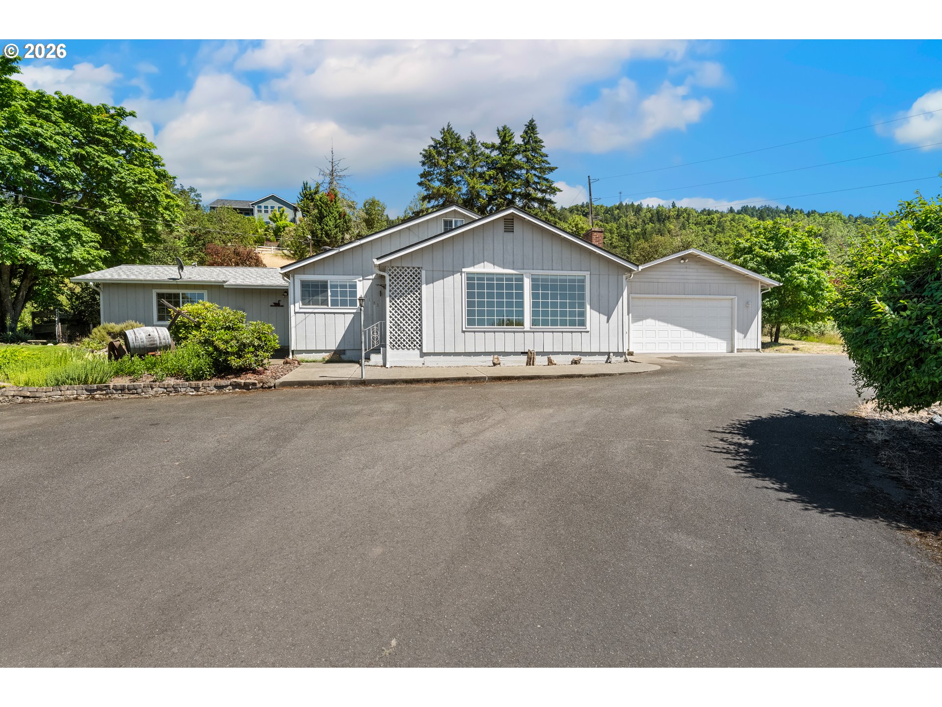 1183 W LOOKINGGLASS RD