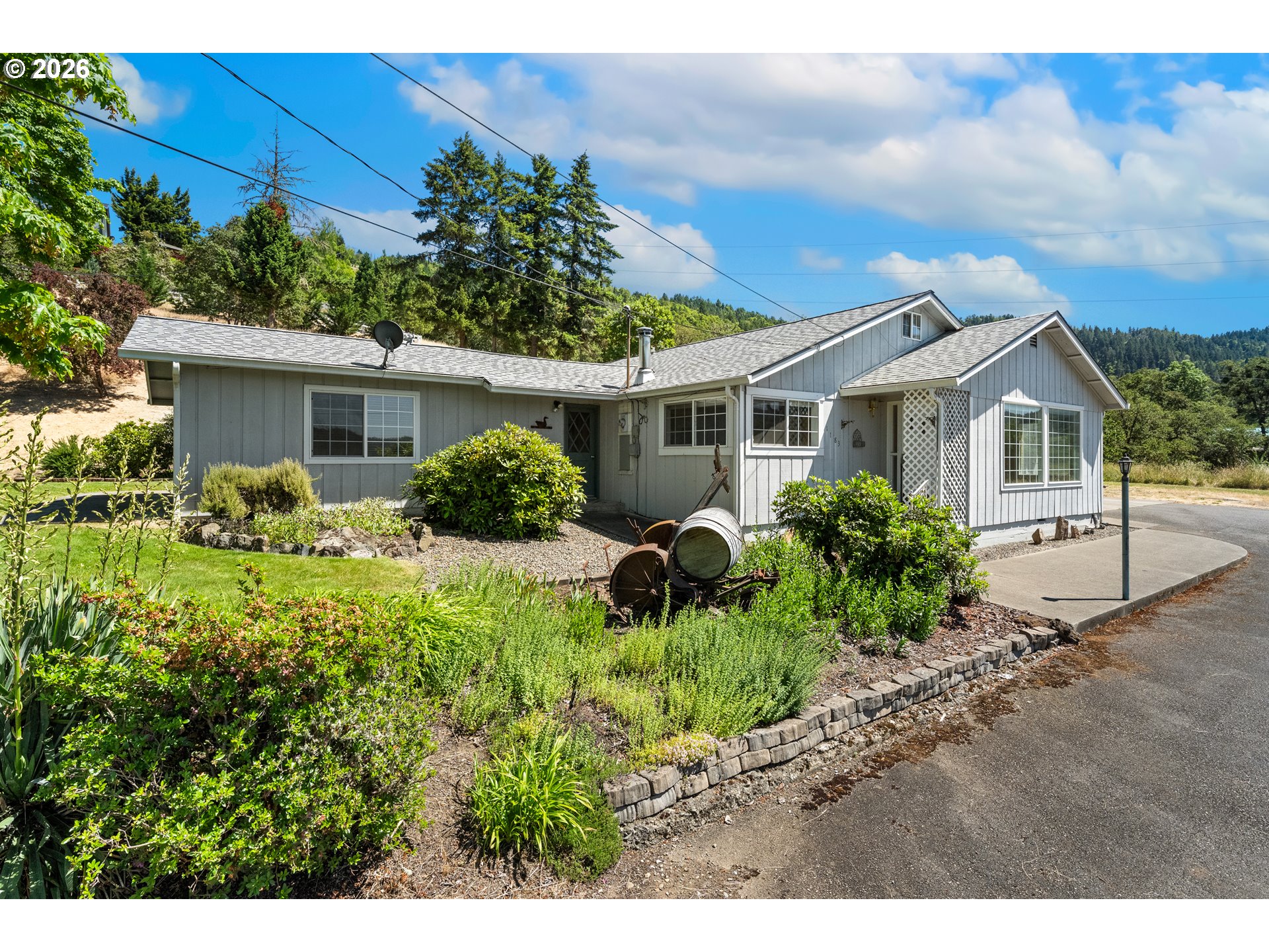 1183 W LOOKINGGLASS RD