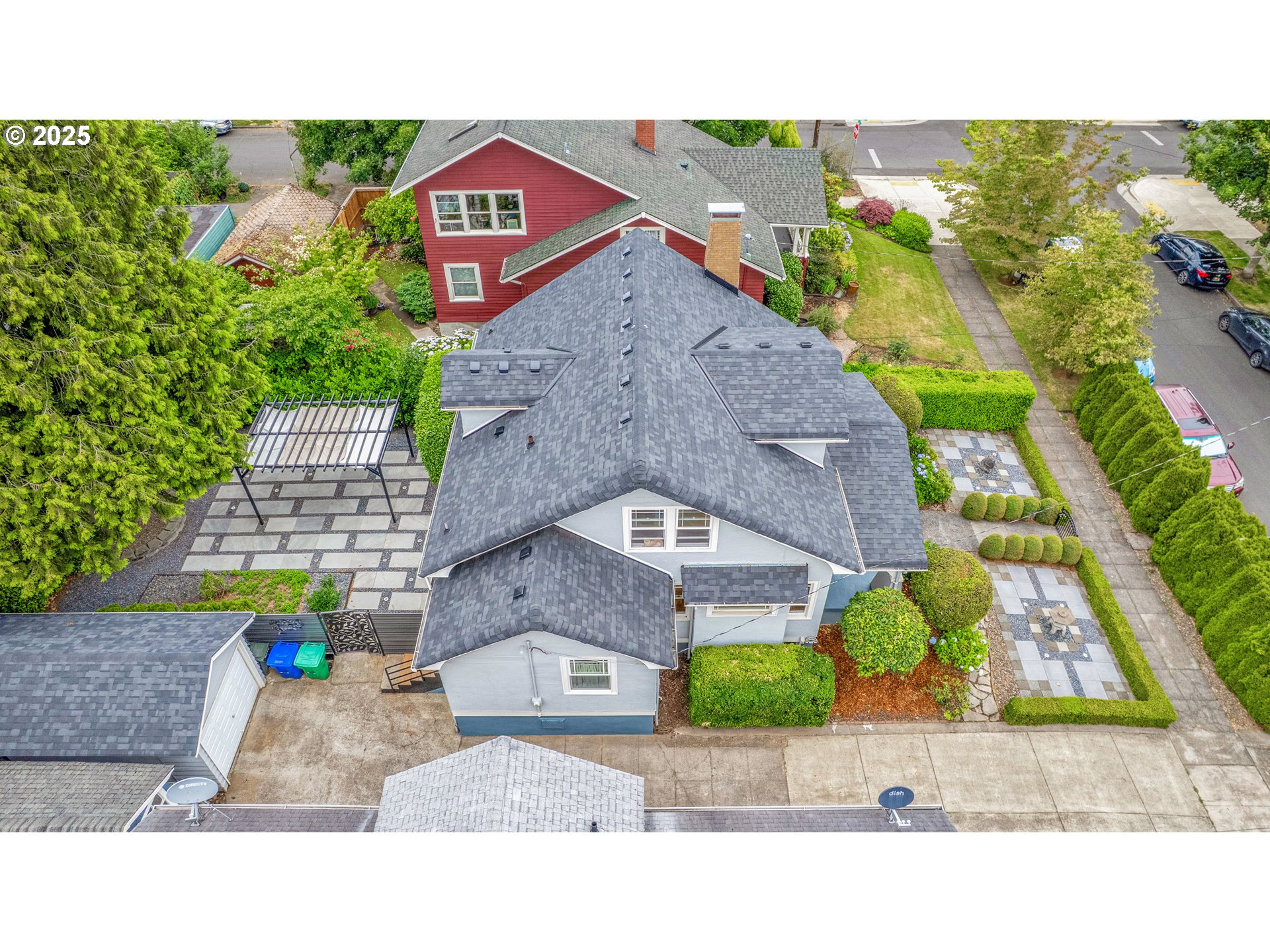 2437 NE 9TH AVE