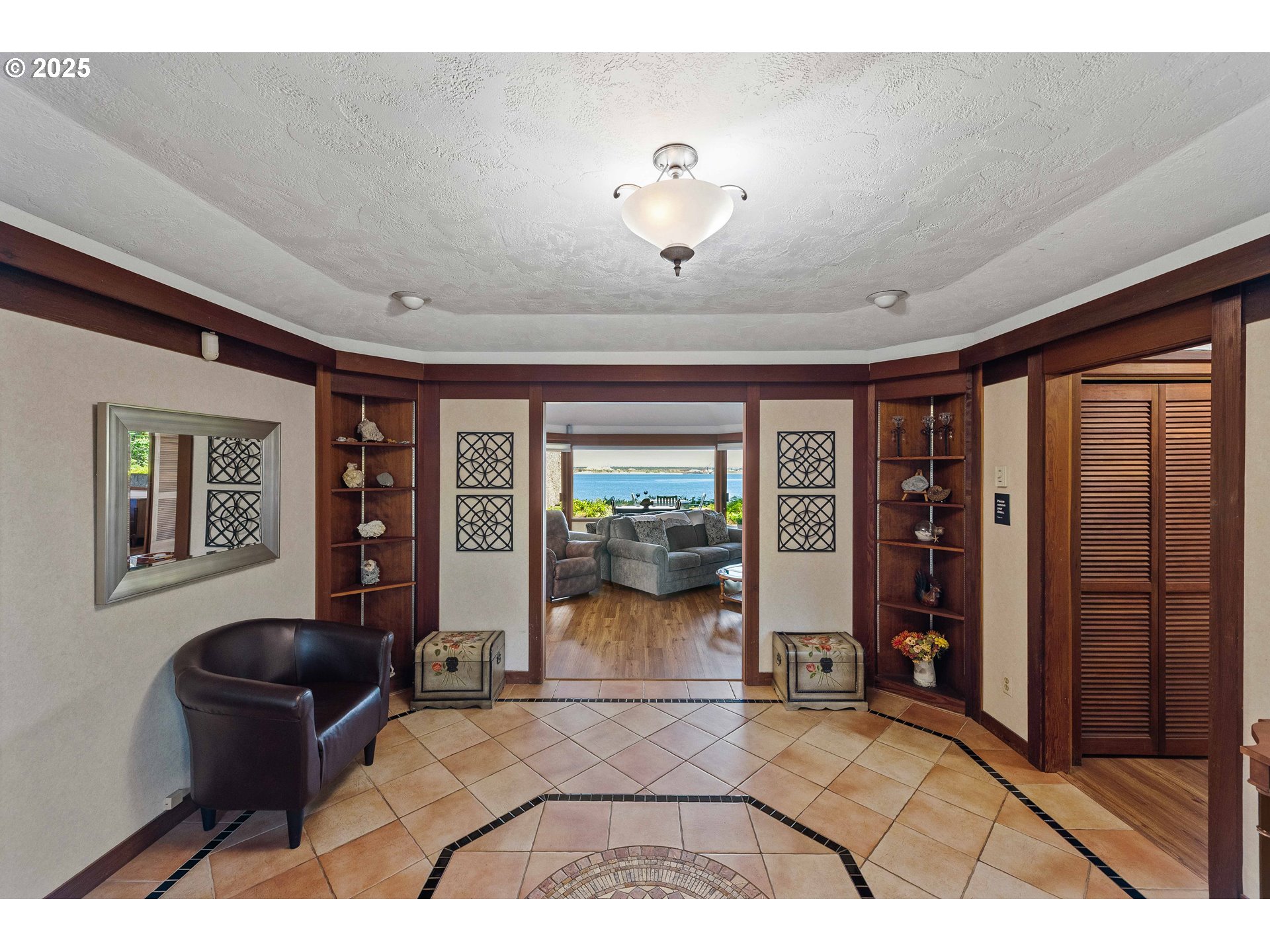 1230 SEAGATE AVE