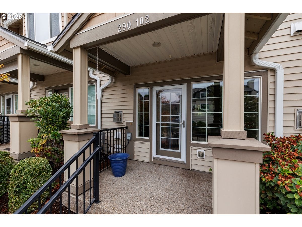 290 NW 116TH AVE 102