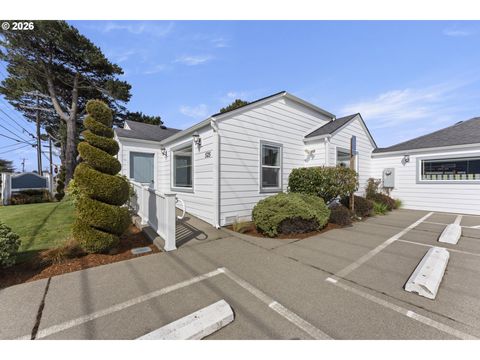 525 11TH ST Bandon OR 97411