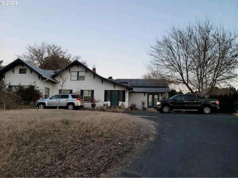 A home in Hermiston