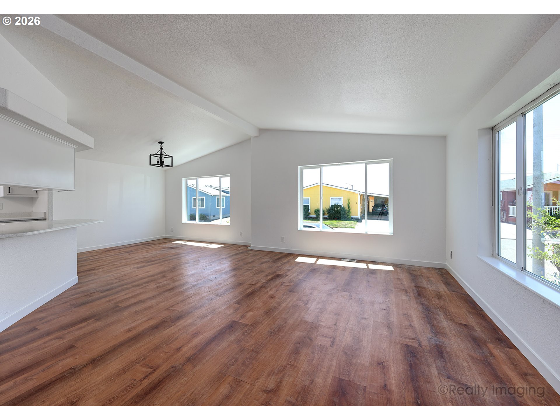 11105 MAIN ST 14
