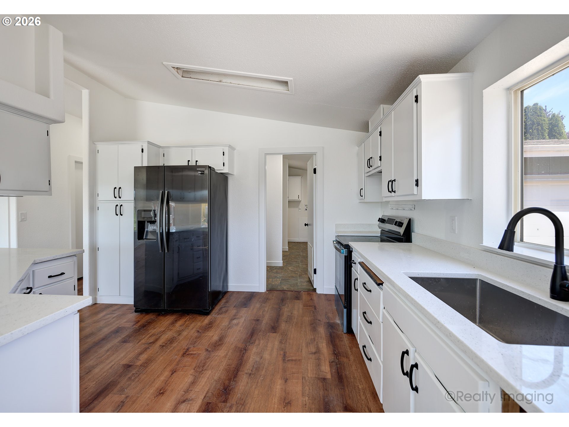 11105 MAIN ST 14