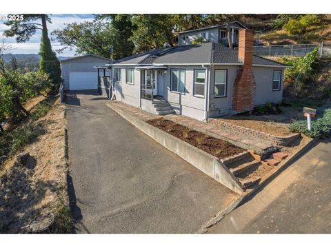 1830 NW GOETZ ST Roseburg OR 97471