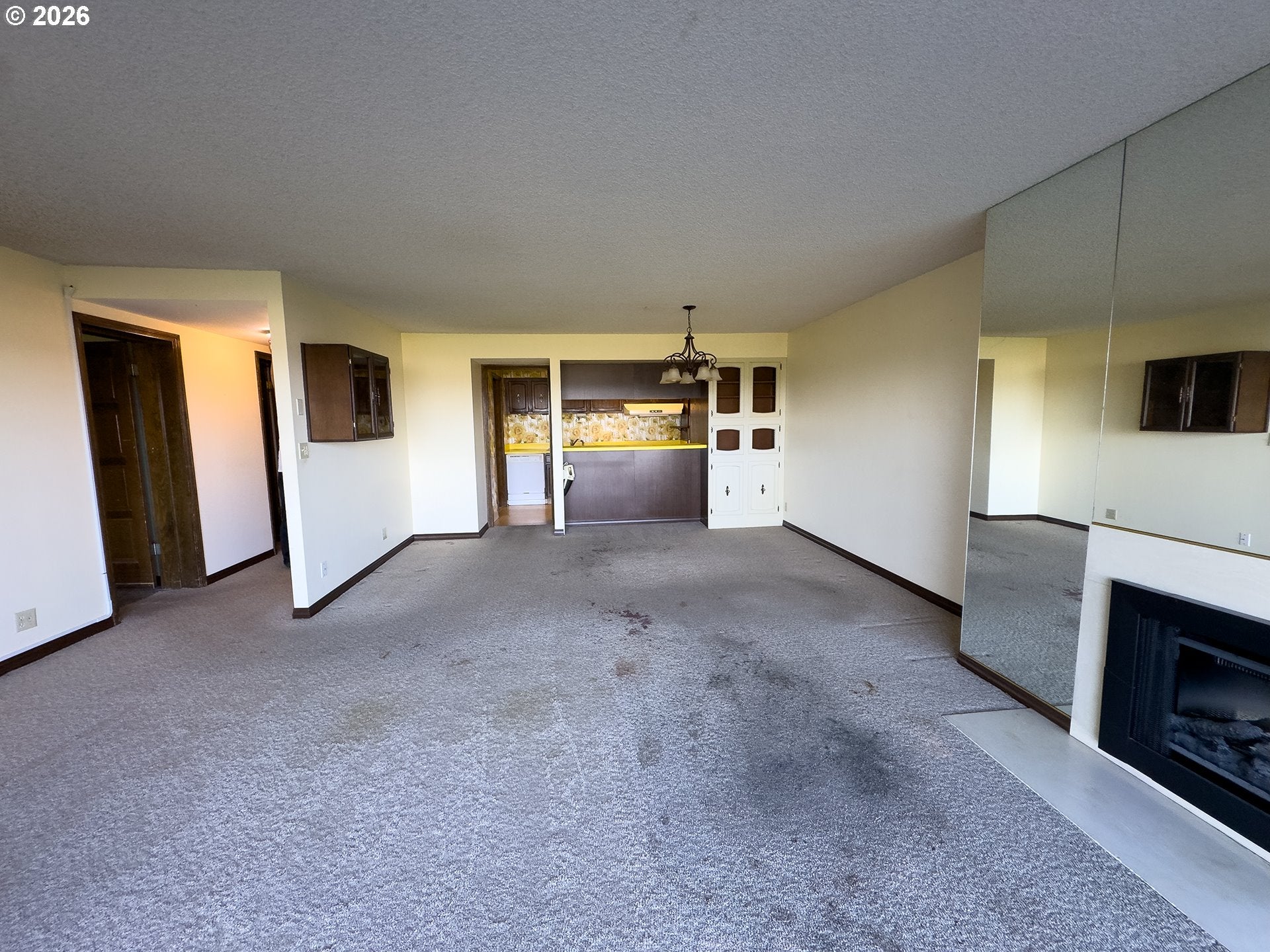 2221 SW 1ST AVE 823