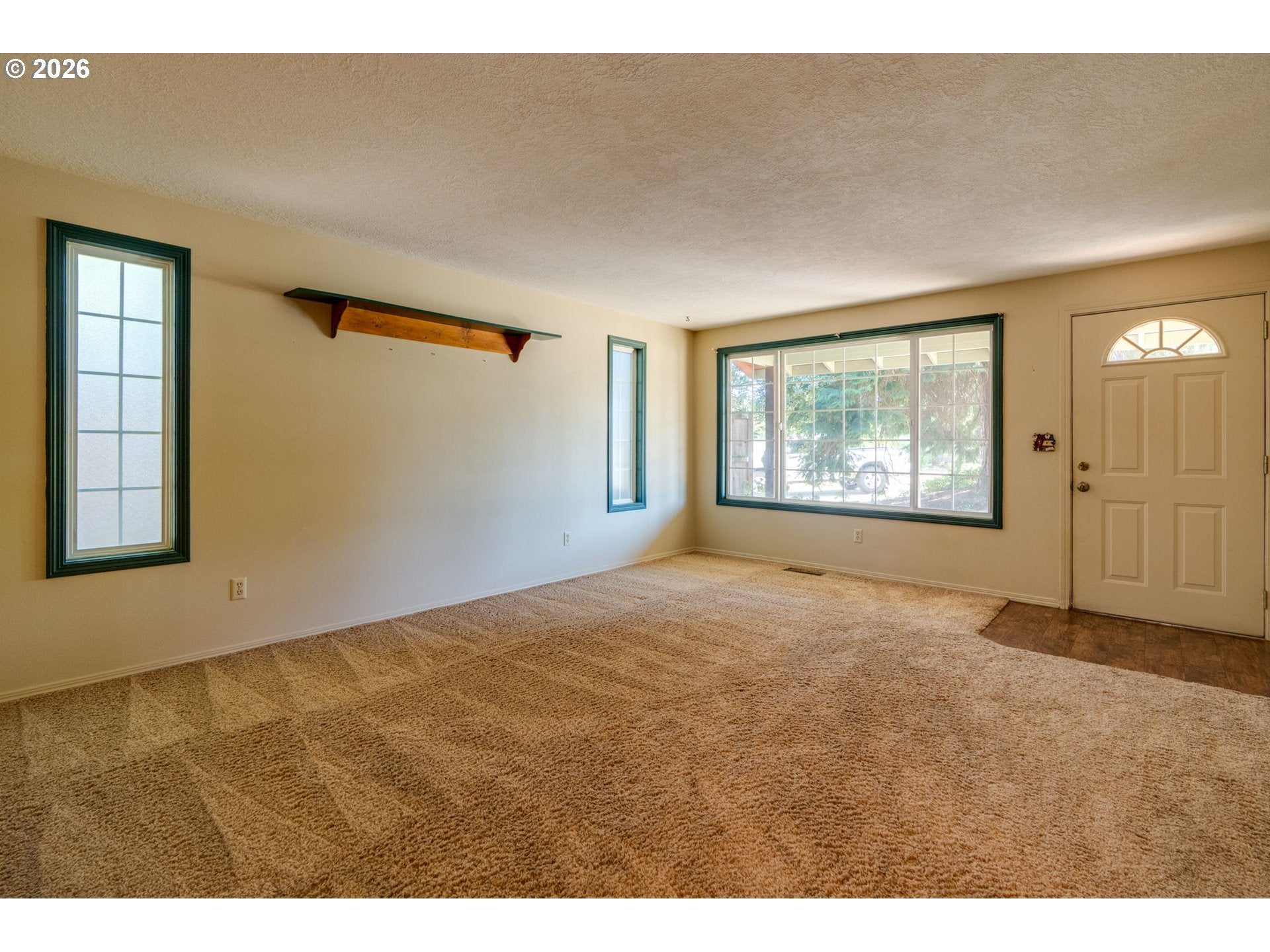 3005 E Lindquist CT