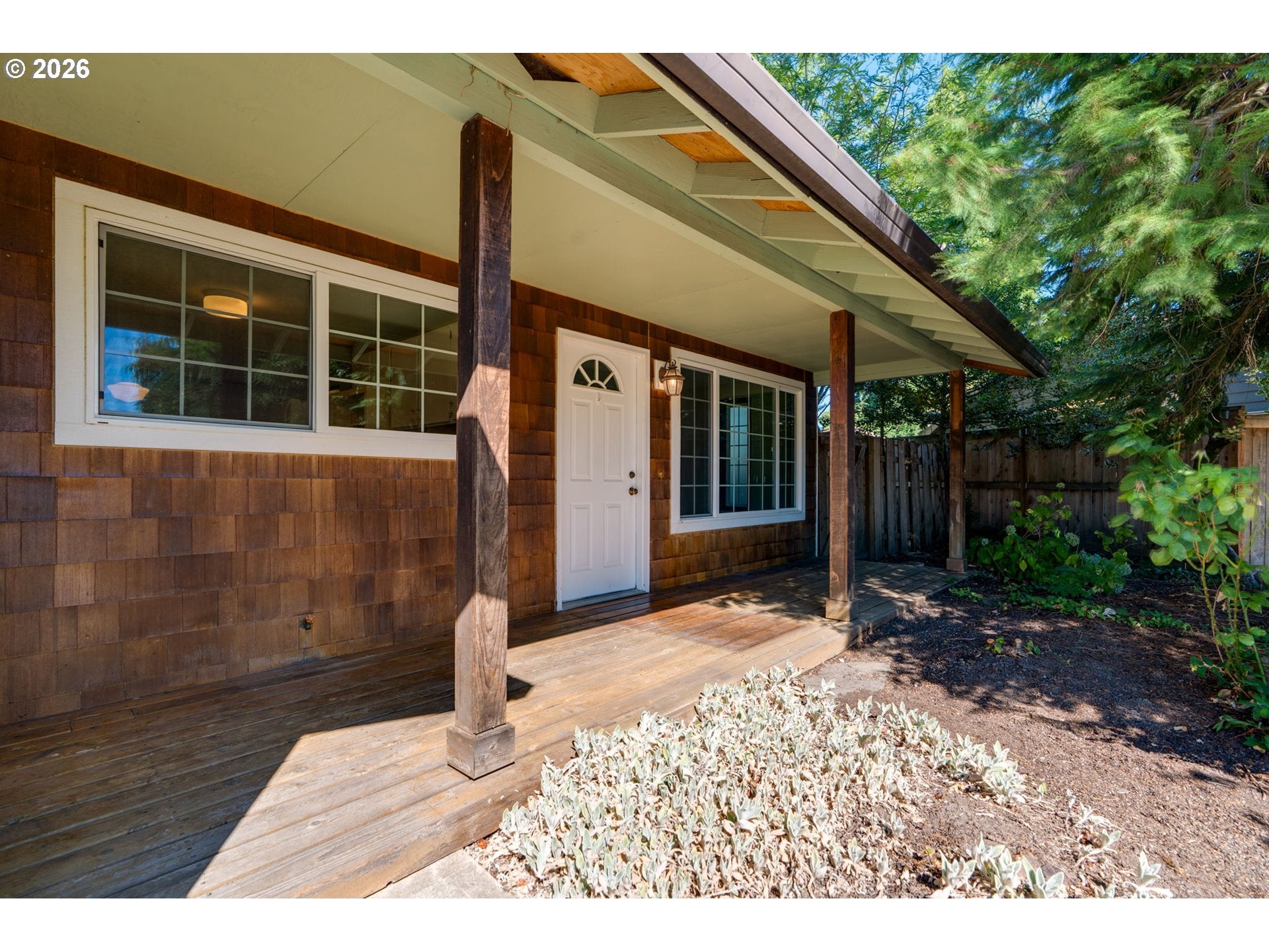 3005 E Lindquist CT