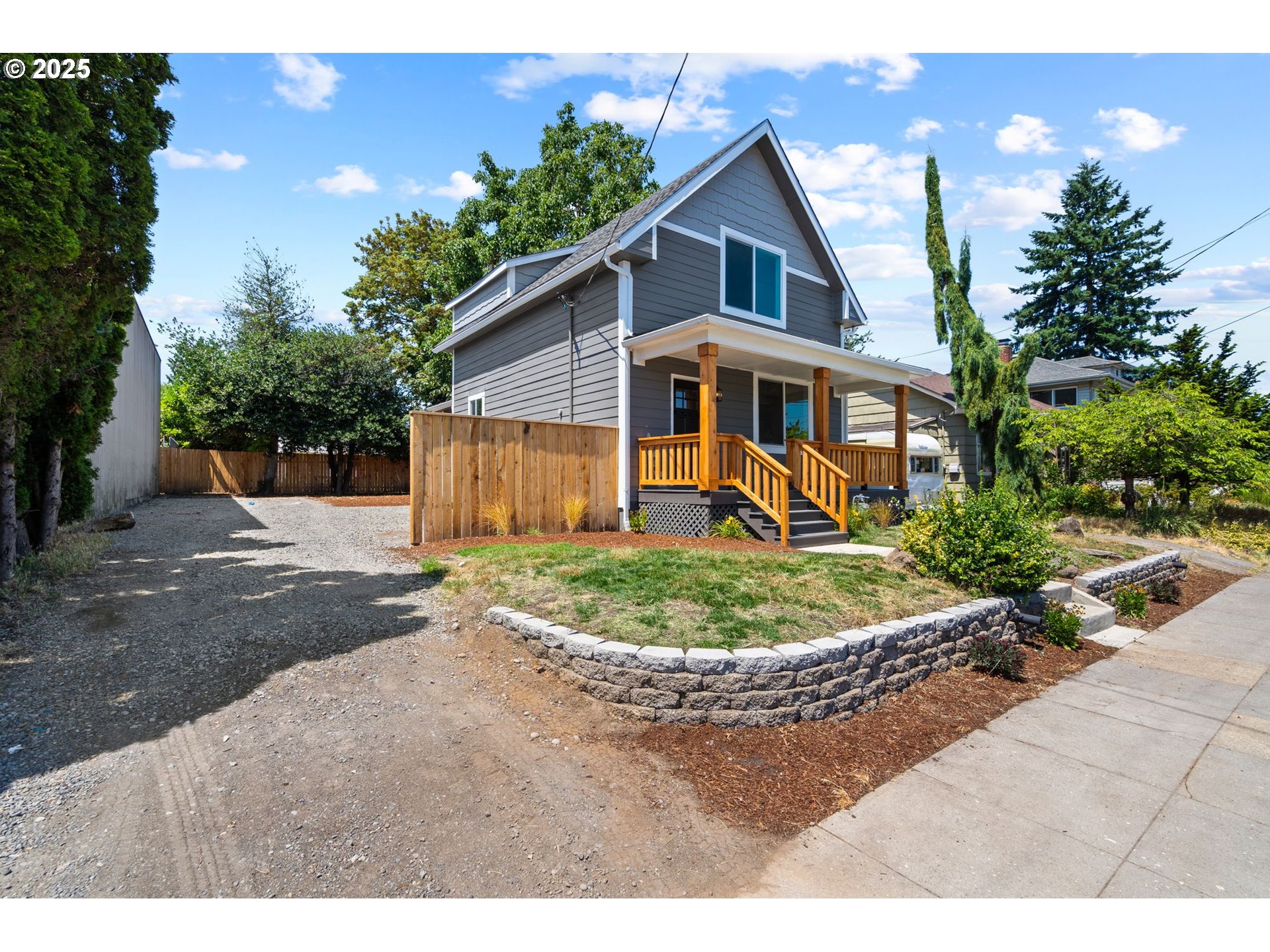 15 NE 80TH AVE