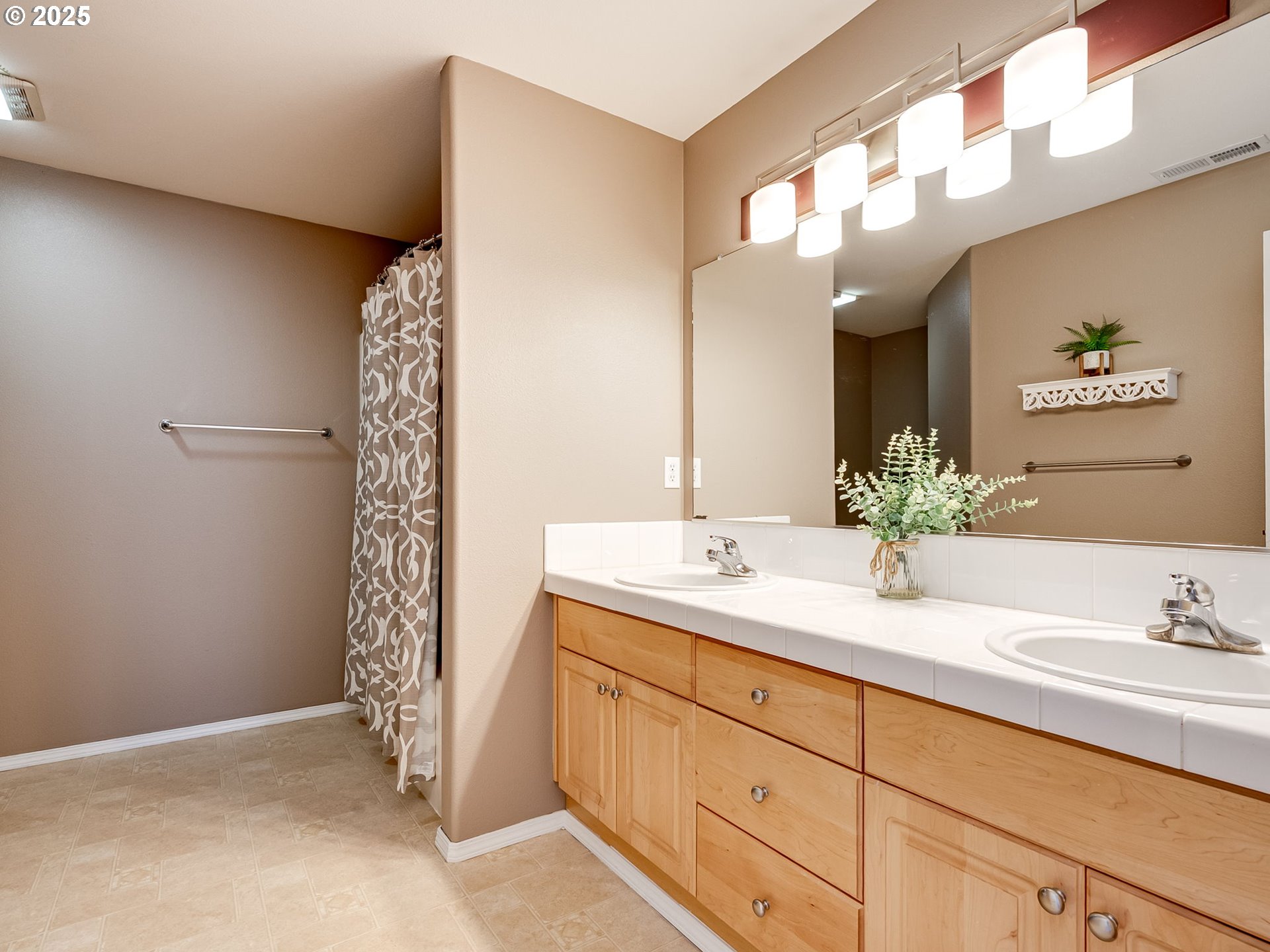 Washougal, Washington 98671, United States, 3 Bedrooms Bedrooms, ,3 BathroomsBathrooms,Residential,Pending,147107