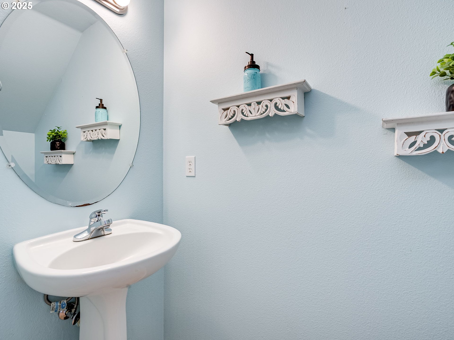 Washougal, Washington 98671, United States, 3 Bedrooms Bedrooms, ,3 BathroomsBathrooms,Residential,Pending,147107