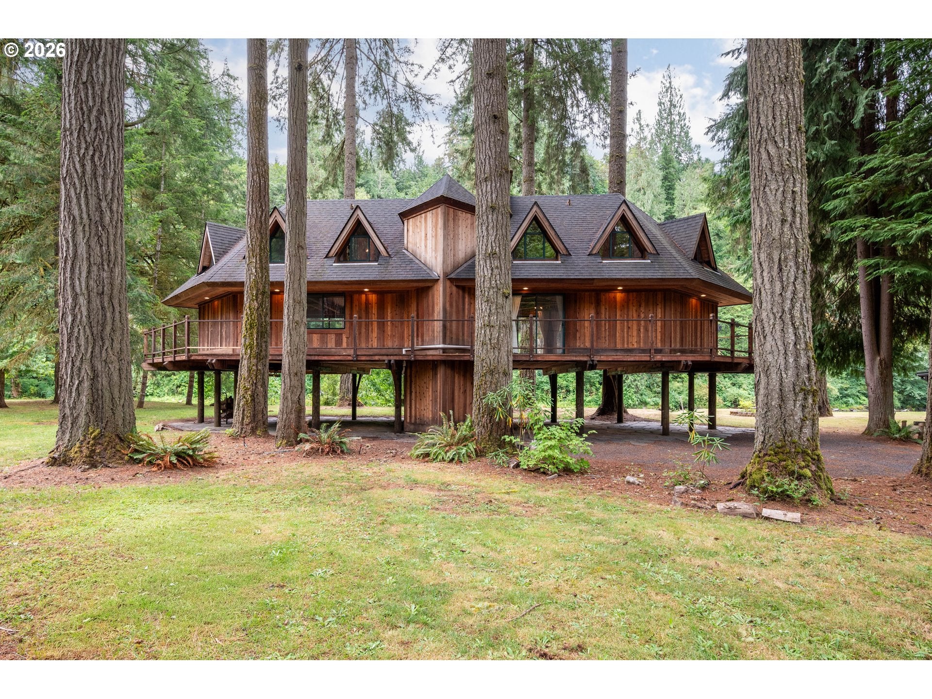 211 LAVERNE DR