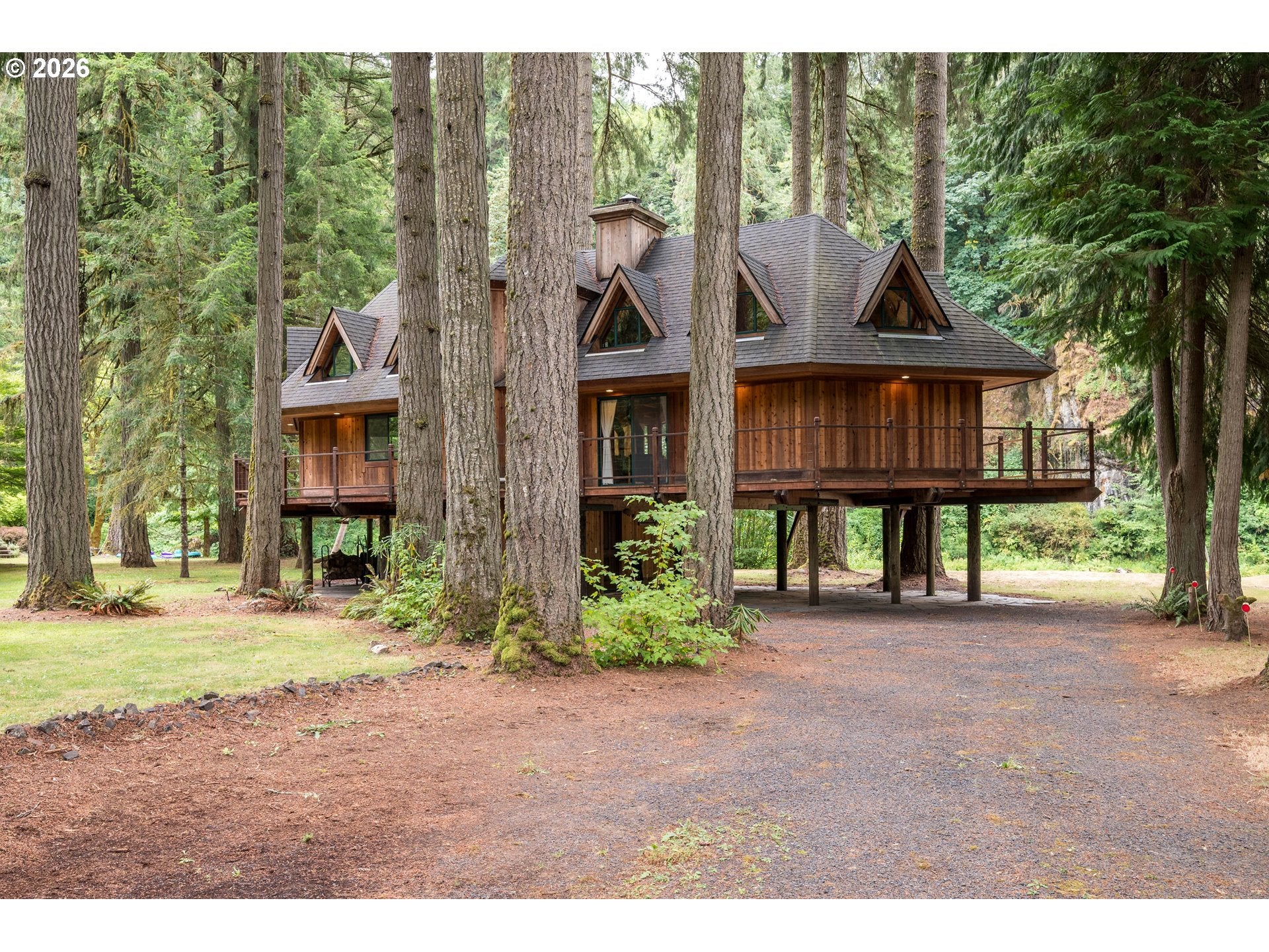 211 LAVERNE DR