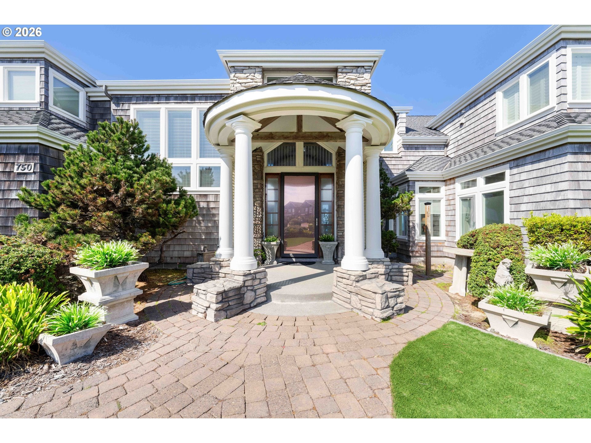 750 BEACH LOOP DR