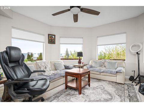 Tiny photo for 805 Queens Ave, Creswell, OR 97426 (MLS # 412440360)