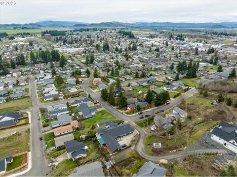 Tiny photo for 805 Queens Ave, Creswell, OR 97426 (MLS # 412440360)