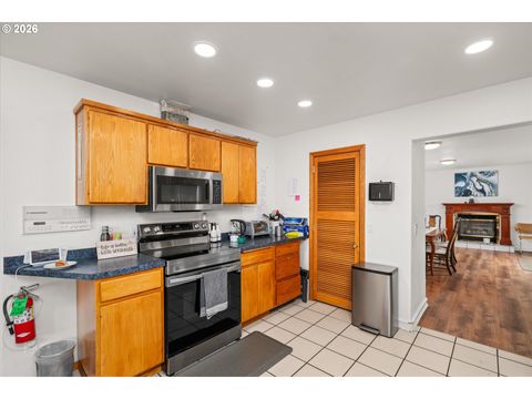 Tiny photo for 805 Queens Ave, Creswell, OR 97426 (MLS # 412440360)