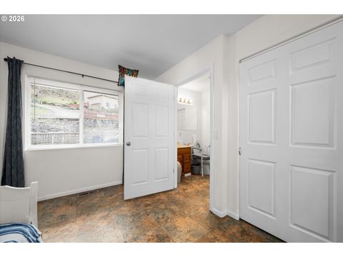 Tiny photo for 805 Queens Ave, Creswell, OR 97426 (MLS # 412440360)