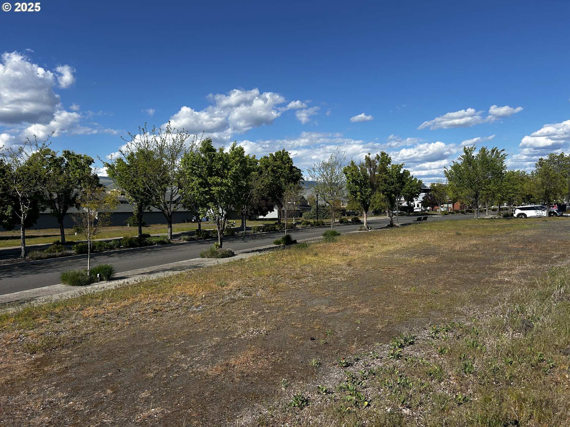 1700 Lone Pine BLVD