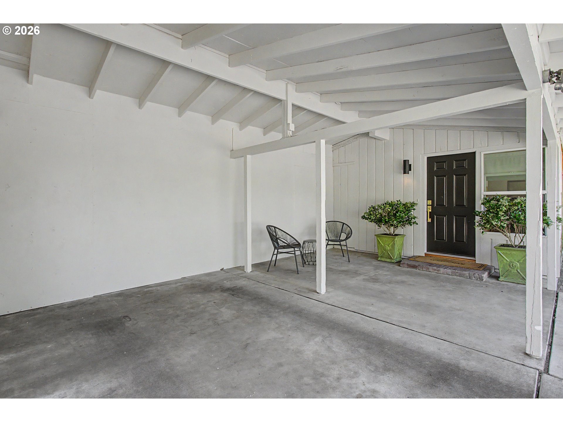 309 NW OVERLOOK DR