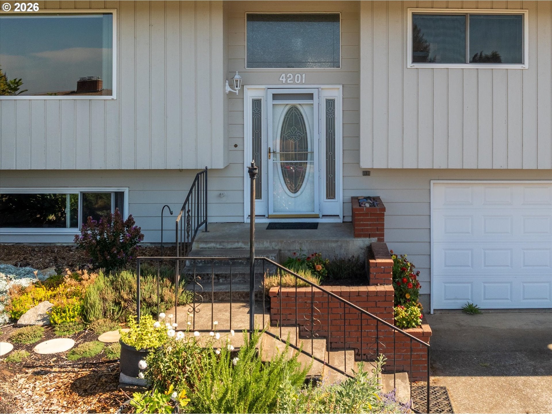 4201 CENTER ST