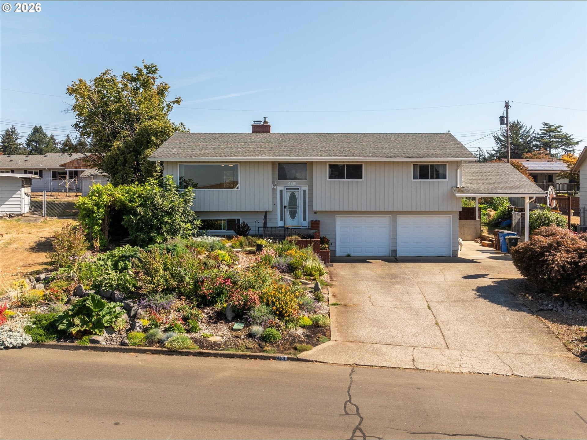 4201 CENTER ST