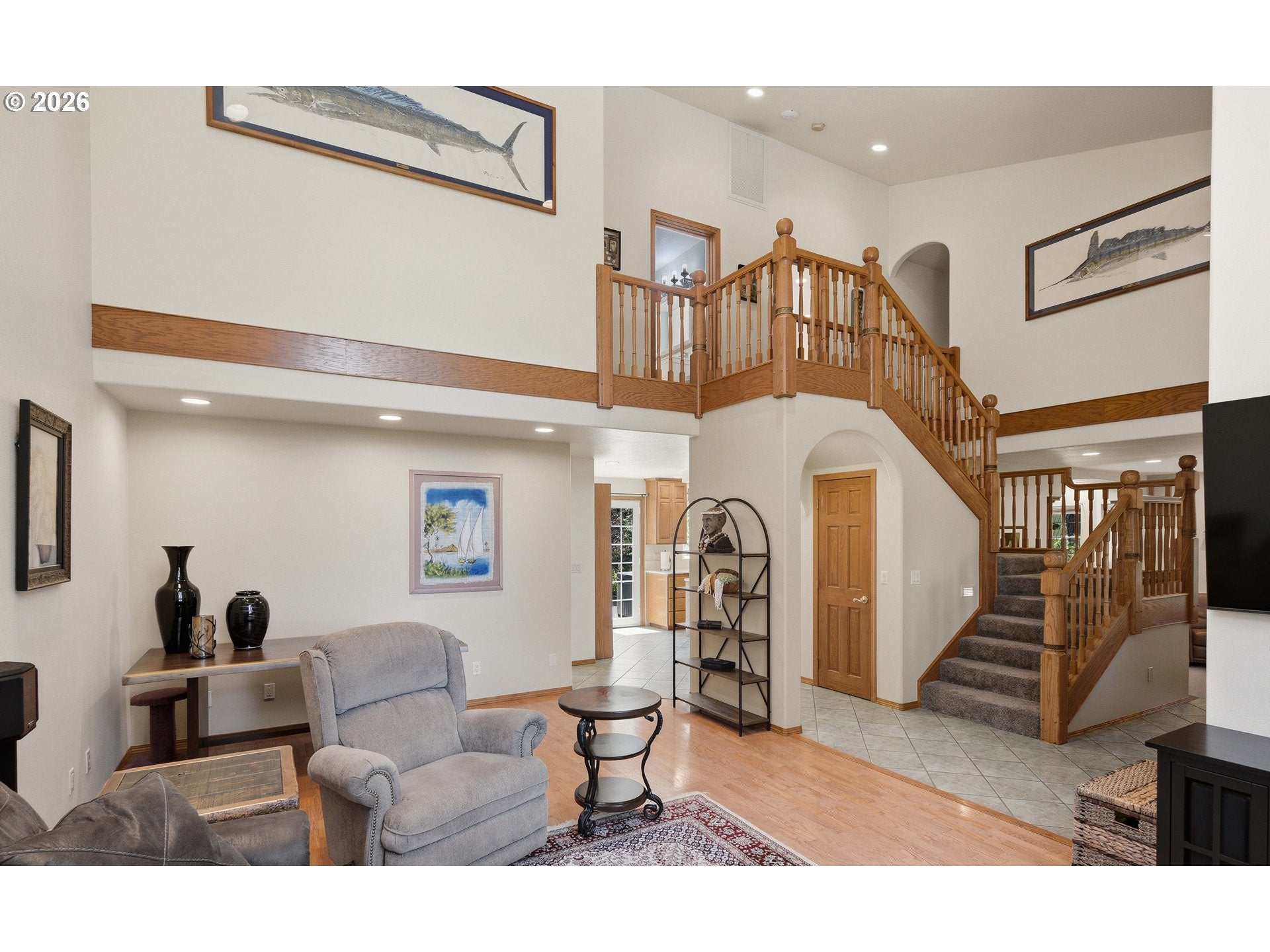 930 LAKE CT