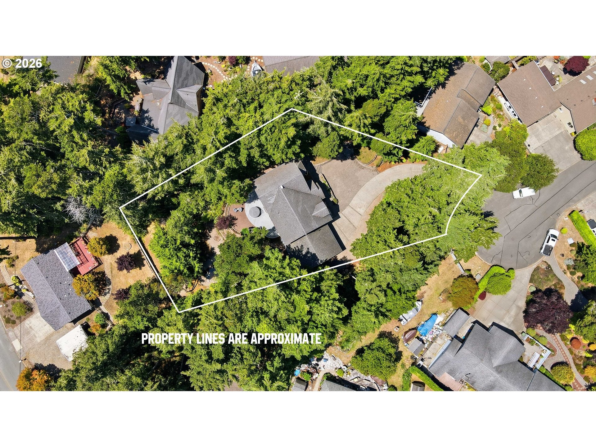930 LAKE CT
