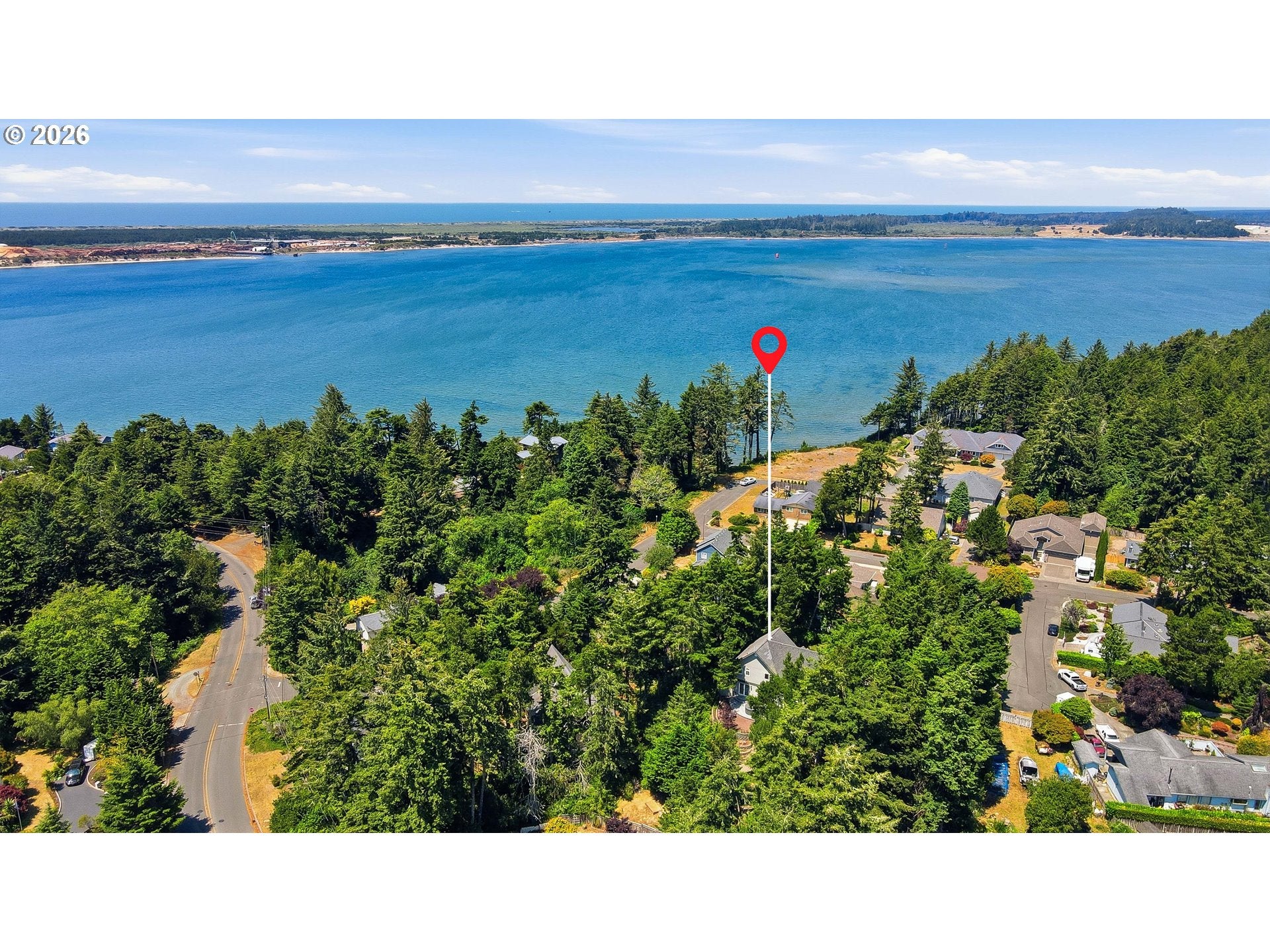 930 LAKE CT