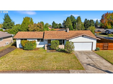 Photo of 2608 NE Irvine St, McMinnville, OR 97128 (MLS # 347717034)