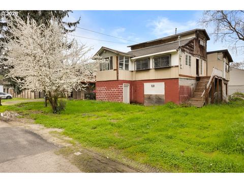 195 SE MILL ST Myrtle Creek OR 97457