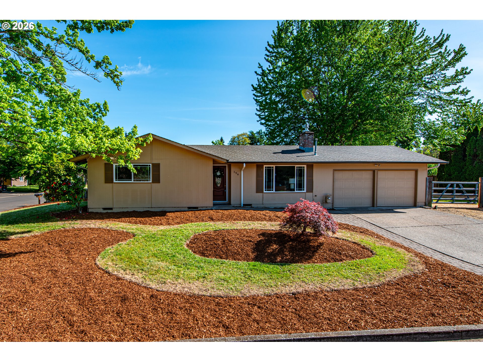 196 MAVERICK AVE