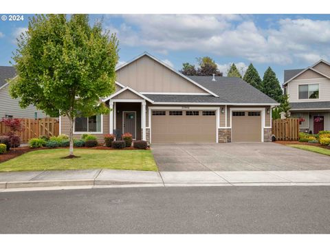 A home in Scappoose