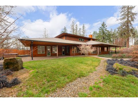 A home in Roseburg