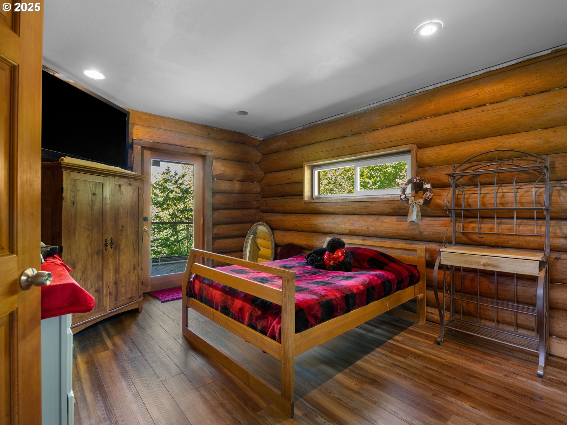 Eagle Creek, Oregon 97022, United States, 3 Bedrooms Bedrooms, ,3 BathroomsBathrooms,Residential,Active,197109