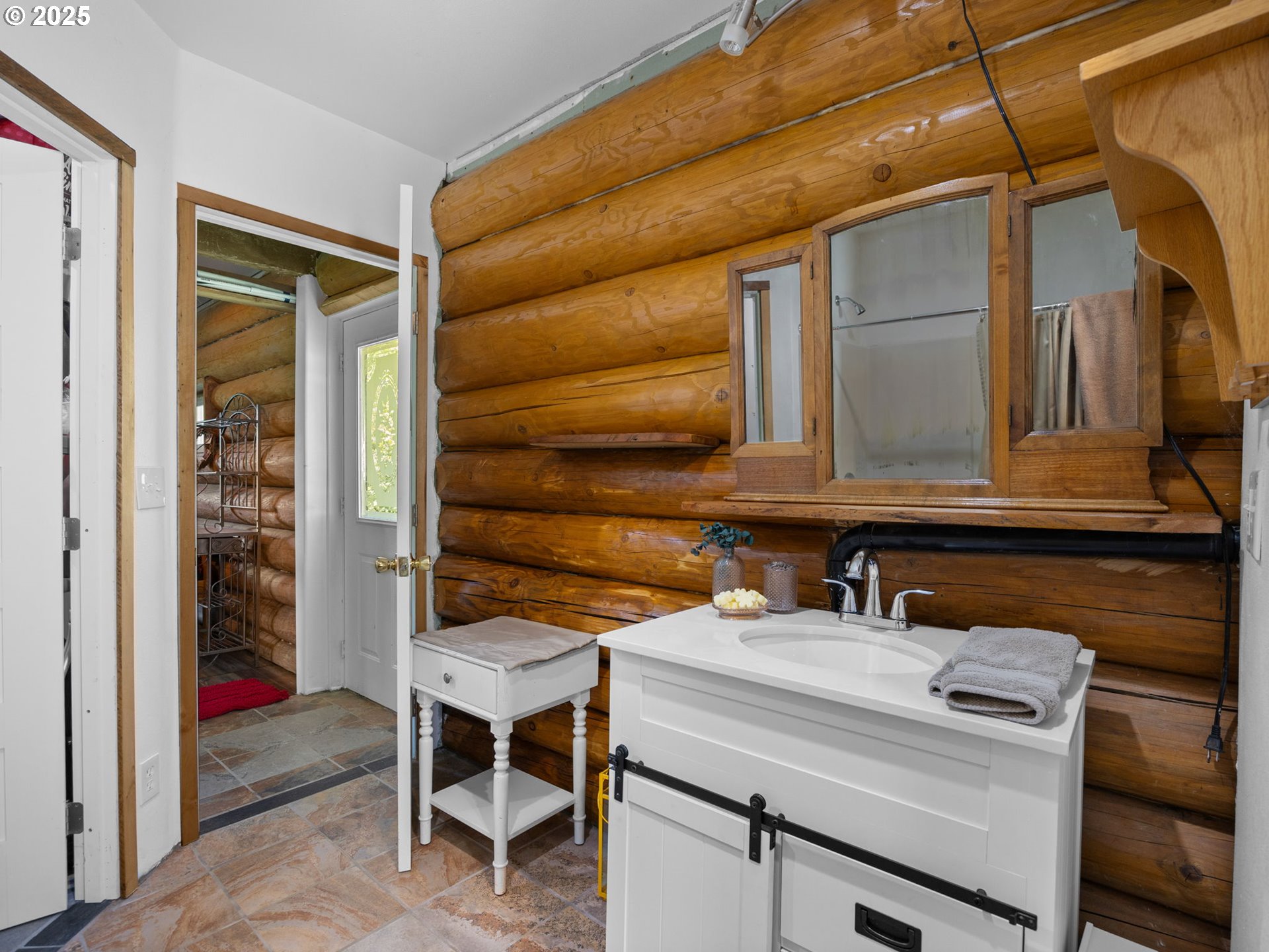 Eagle Creek, Oregon 97022, United States, 3 Bedrooms Bedrooms, ,3 BathroomsBathrooms,Residential,Active,197109