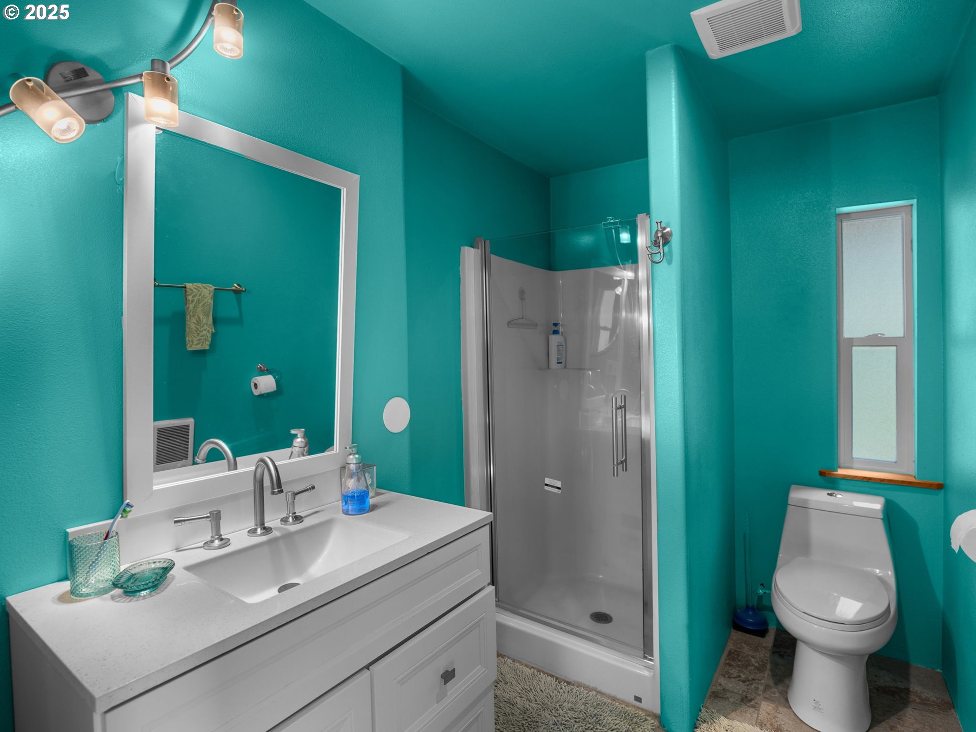 Eagle Creek, Oregon 97022, United States, 3 Bedrooms Bedrooms, ,3 BathroomsBathrooms,Residential,Active,197109