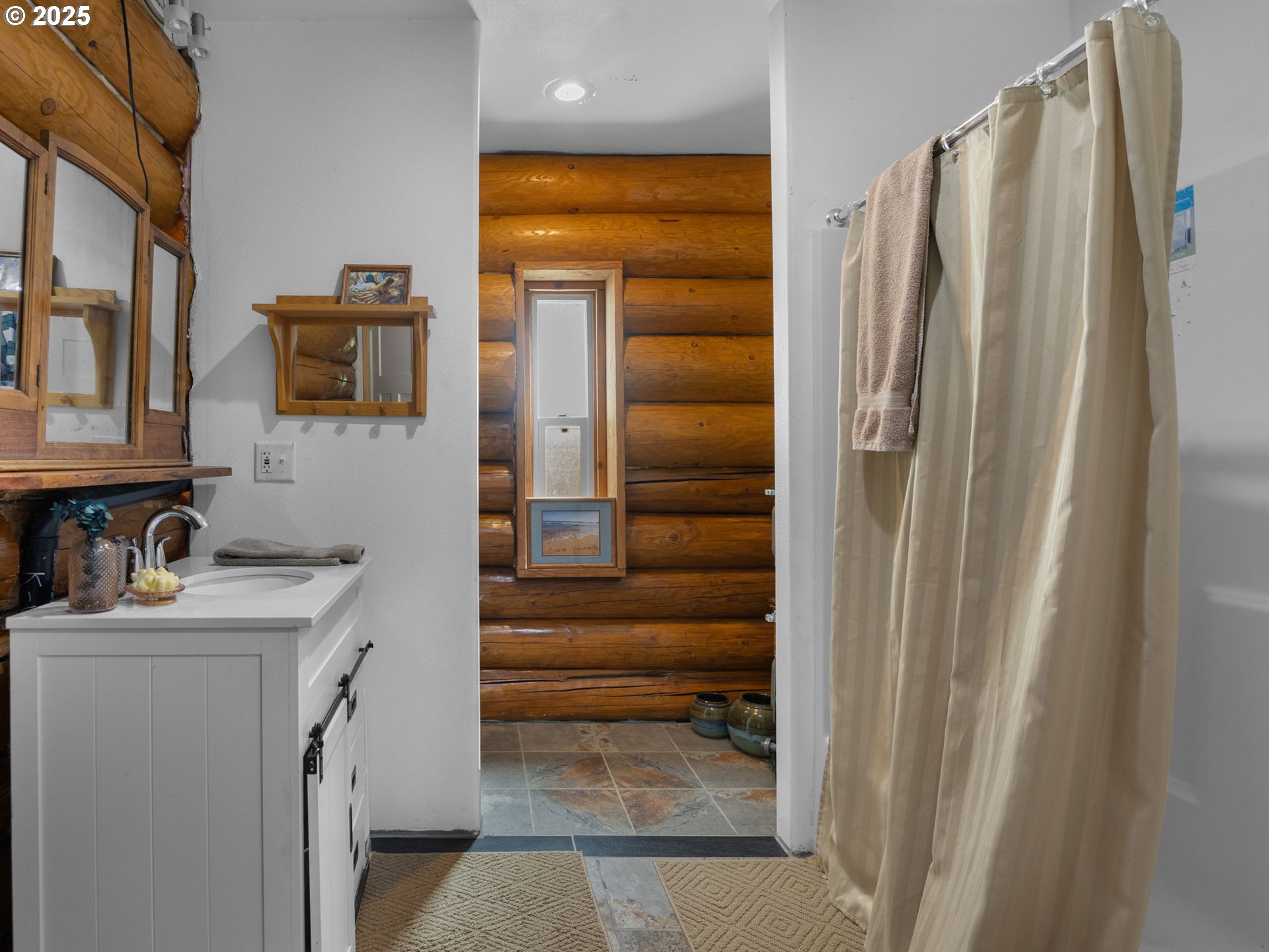 Eagle Creek, Oregon 97022, United States, 3 Bedrooms Bedrooms, ,3 BathroomsBathrooms,Residential,Active,197109