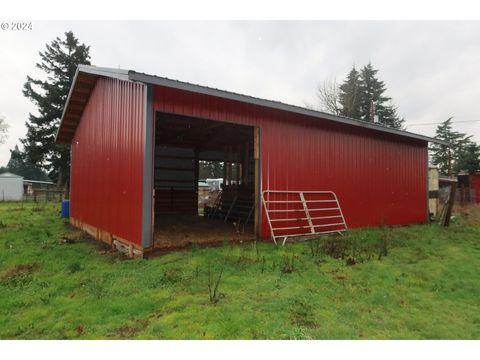 A home in Estacada