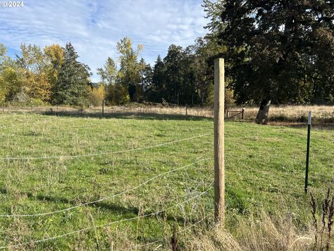 A home in Estacada