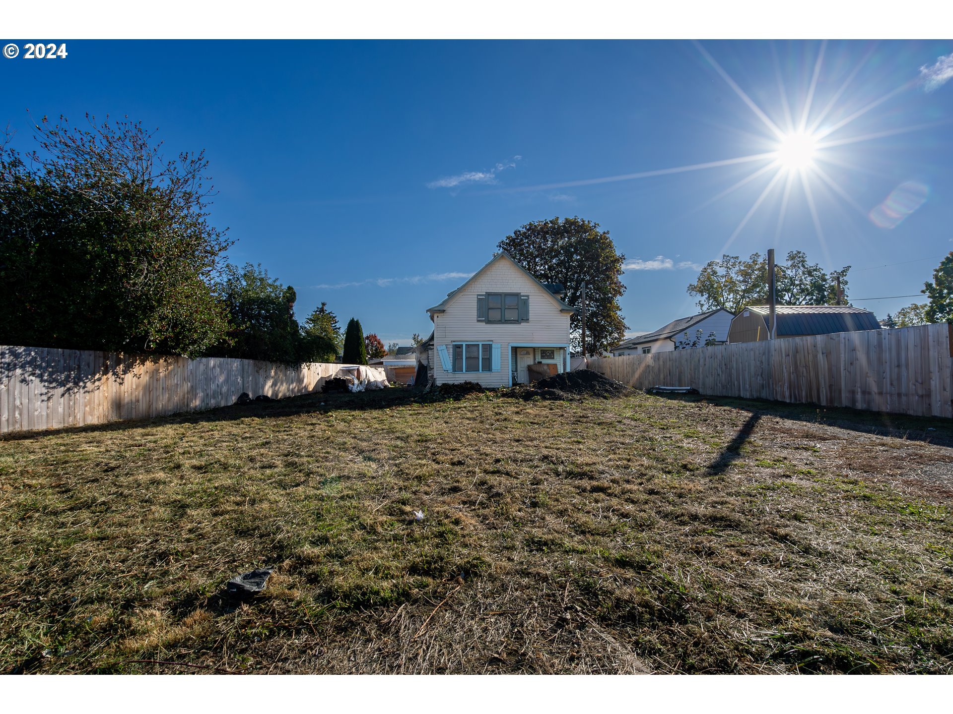 109 S TRADE ST