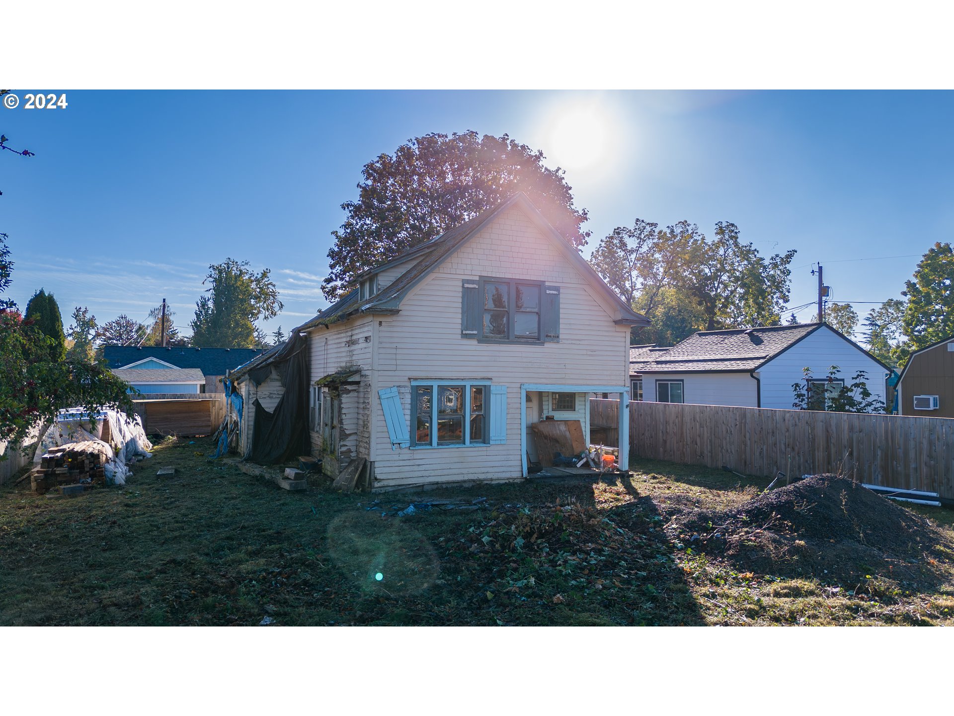 109 S TRADE ST