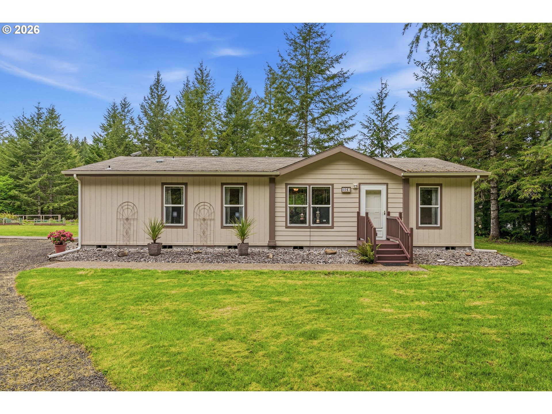 1047 BEAVER CREEK RD