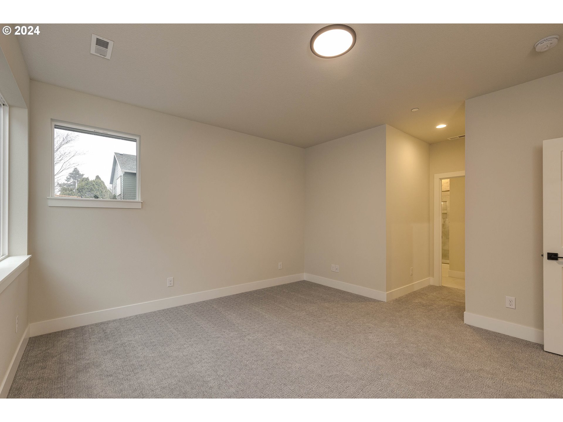 Newberg, Oregon 97132, United States, 3 Bedrooms Bedrooms, ,3 BathroomsBathrooms,Residential,Pending,44681