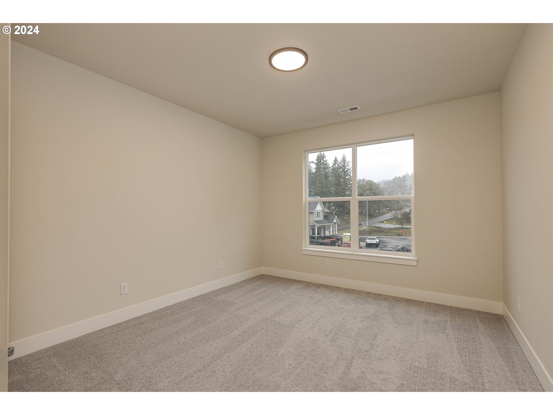 Newberg, Oregon 97132, United States, 3 Bedrooms Bedrooms, ,3 BathroomsBathrooms,Residential,Pending,44681