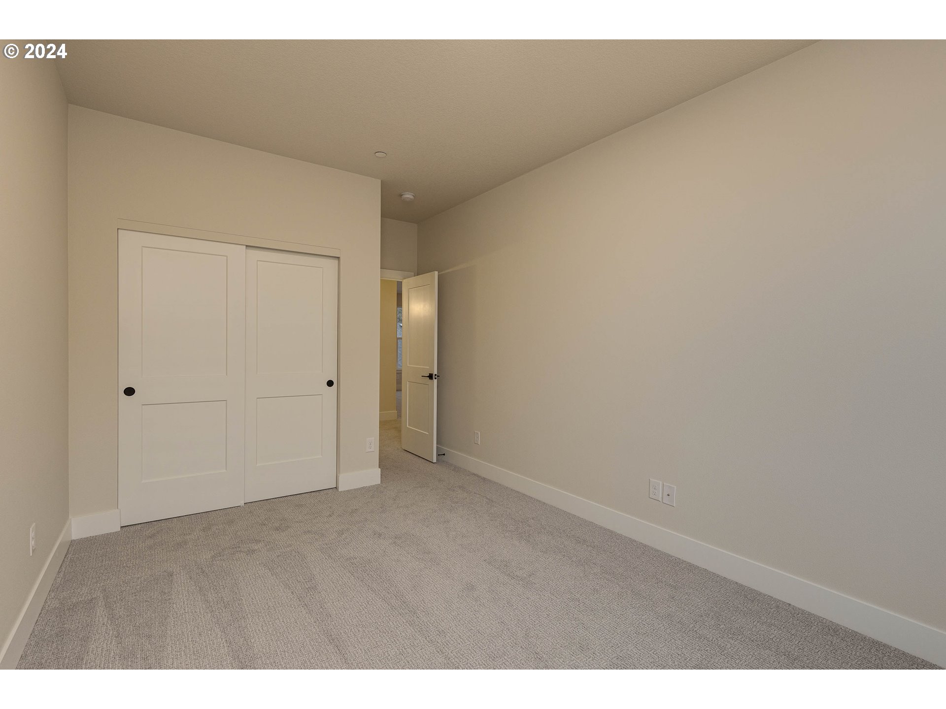 Newberg, Oregon 97132, United States, 3 Bedrooms Bedrooms, ,3 BathroomsBathrooms,Residential,Pending,44681