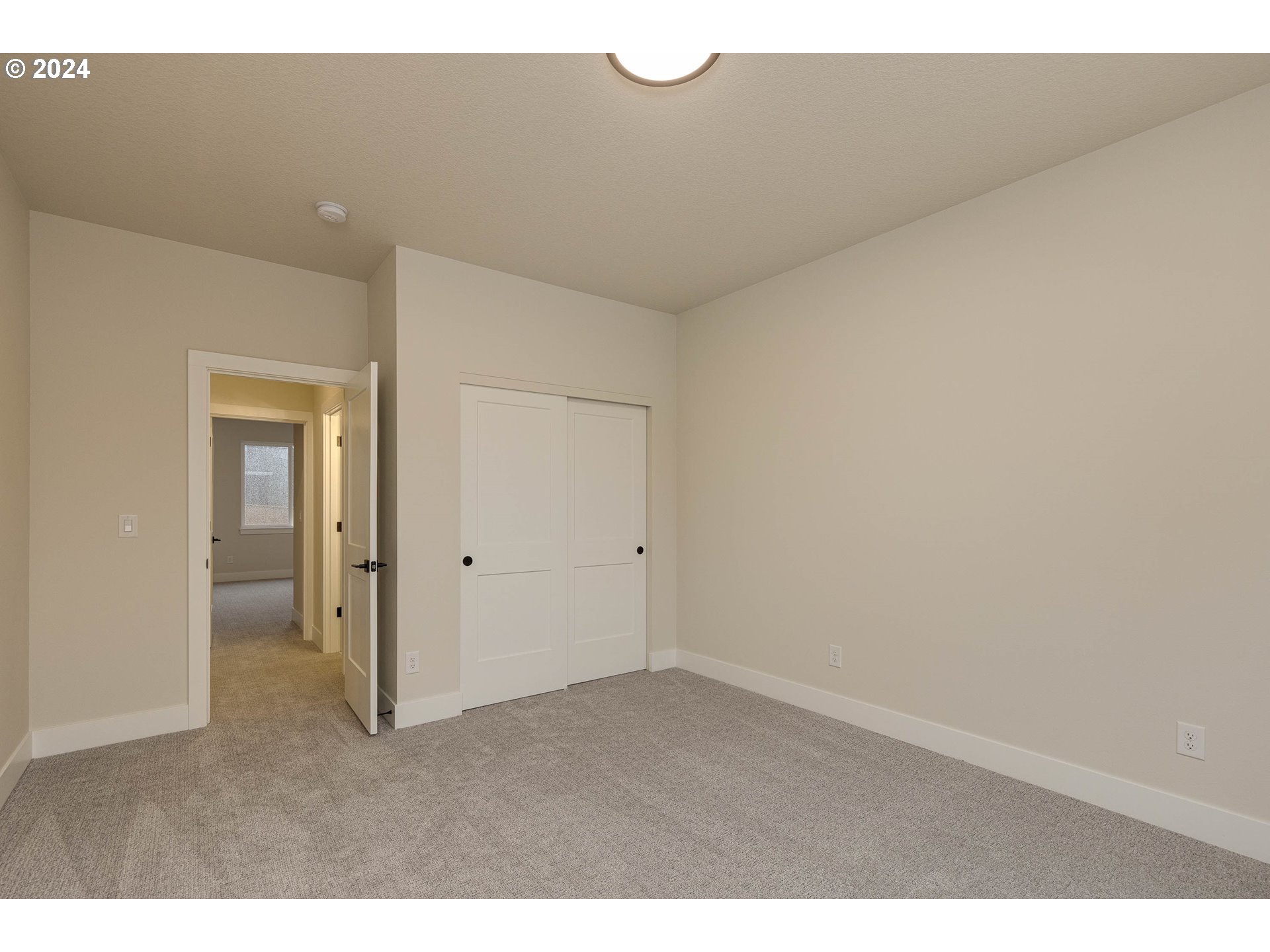 Newberg, Oregon 97132, United States, 3 Bedrooms Bedrooms, ,3 BathroomsBathrooms,Residential,Pending,44681